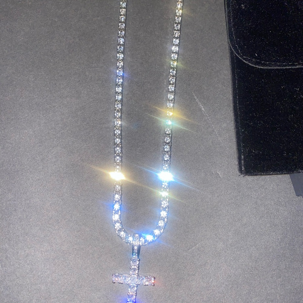 ICED OUT TENNIS NECKCHAIN WITH MATCHING CROSS GIFT BOXED NEW !!!